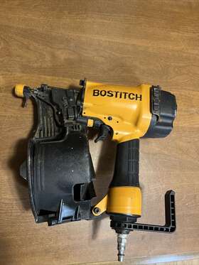 N66c Bostitch D66c Pneumatic Coil Siding Nailer For Parts Only Broken Head Jammed N66c Bostitch D66c Pneumatic Coil Siding Nailer For Parts Only Broken Head Jammed