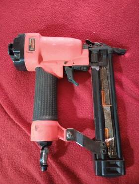 Hy0908 Campbell Hausfeld 1 1/4 Inch Brad Nailer Air Stapler Hy0908 Campbell Hausfeld 1 1/4 Inch Brad Nailer Air Stapler