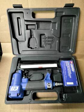 Nb003001 Campbell Hausfeld 2-in-1 Brad Nailer 3/8 Inch To 1 1/4 18 Gauge With Case