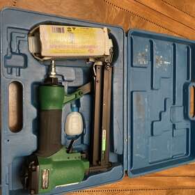 41961 Central Pneumatic 18 Gauge Air Nailer #41961 With Case Oil Brad Nails