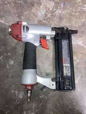 64269 Central Pneumatic 18 Gauge 2-in-1 Air Nailer/stapler