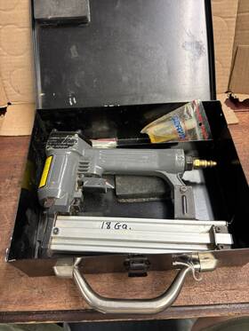 Central Pneumatic 93760b 18 Ga Brad Nailer Straight 100 Psi With Case