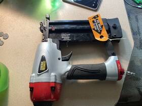 Pneumatin12 Central Pneumatic Pneumatin 12 Gauge Three And One Air Nailer Stapler