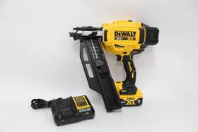 Dcn920 Dewalt 20 Volt Xr 21 Degree Plastic Collated Framing Nailer Kit -