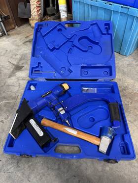 200-s Duo-fast Floormaster Hardwood Flooring Stapler 200-s Duo-fast Floormaster Hardwood Flooring Stapler