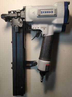 Stw16-10040 Duo-fast Magnum Stw16 10040 26.5mm Pneumatic Crown Stapler Pre-owned