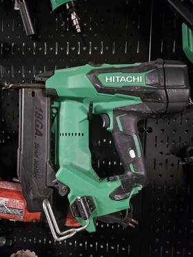 1850de Hitachi 18 Gauge Finish Nailer 1850de Hitachi 18 Gauge Finish Nailer