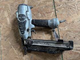 Nt65m2spneumatic Hitachi Model 2-1/2 Inch 16 Gauge Finish Nailer Nt65m2spneumatic Hitachi Model 2-1/2 Inch 16 Gauge Finish Nailer