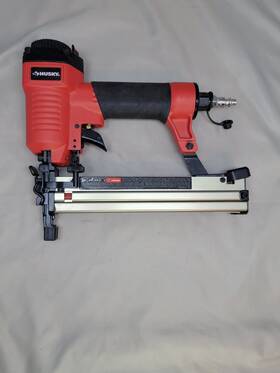 Husky Wdh100301av-e 18 Gauge Pneumatic Brad Nailer 2 Inch - Tested And Works