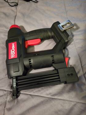 25004.1 Hyper Tough 20v Brad Nail Gun And Stapler. 2.0ah Lithium-ion Battery Powered