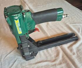 Klinch-pak 811597011276 Kp-cpn Carton Stapler For 1-1/4 Inch Crown Staples 5/8 Or 3/4 Klinch-pak 811597011276 Kp-cpn Carton Stapler For 1-1/4 Inch Crown Staples 5/8 Or 3/4