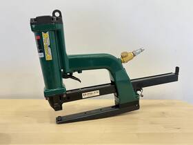 Kp-p50-779 Klinch-pak Pneumatic Plier Stapler For 1/2-inch Crown 779 Series S Kp-p50-779 Klinch-pak Pneumatic Plier Stapler For 1/2-inch Crown 779 Series S