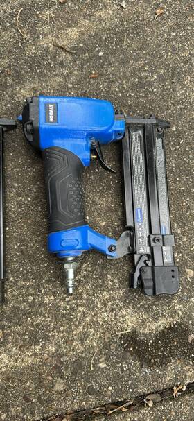 Sgy-air155 Kobalt Pneumatic Brad Nailer With Ergonomic Grip