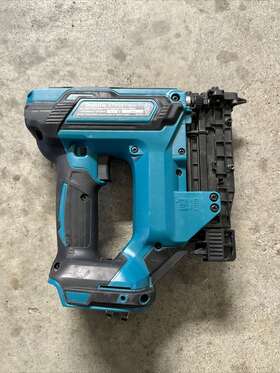 Xtp02z Makita 18v Lxt Lithium-ion Cordless 1-3/8 Inch Pin Nailer 23 Ga -read