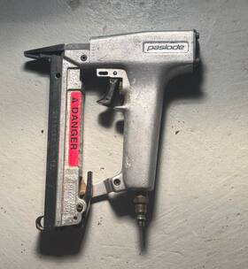 Paslode 2118/29-n18 18 Gauge 3/16 Inch Narrow Crown Pneumatic Stapler Tested Works