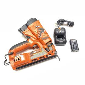 Im250a-li2 Paslode Im250a-l12 Pre-owned 16 Ga. Angled Finish Nailer With Battery And Charger Im250a-li2 Paslode Im250a-l12 Pre-owned 16 Ga. Angled Finish Nailer With Battery And Charger