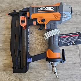 At161000 Ridgid 16-gauge 2-1/2 Inch Pneumatic Straight Finish Nailer