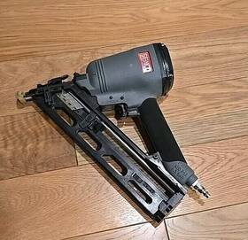 01103269 Senco Finish Nailer Air Model #01103269 120 Psi 8.3 Bar Max 01103269 Senco Finish Nailer Air Model #01103269 120 Psi 8.3 Bar Max