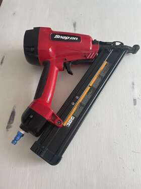 Da64 Snap-on 15 Gauge Angled Finish Nailer Da64 Snap-on 15 Gauge Angled Finish Nailer