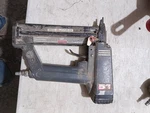 Senco Pneumatic Stapler 18 Ga Medium Crown 25-32MM Professional Tool. Fixed Price $60.00.