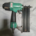 Grizzly Industrial Pneumatic 18 Gauge Brad Nailer Stapler Air Gun - Tested. Fixed Price $40.00.