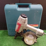 Makita AN611 65MM Pneumatic Siding Coil Nailer Air Tool W/ Case Tested Working. Fixed Price $128.90.