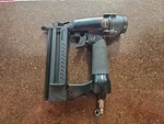 Mastercraft Air-powered Pneumatic Brad Nailer/stapler. Fixed Price $24.99.