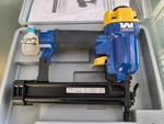 New Wen 1-1/4" 18-GAUGE Brad Nailer Pneumatic Tool W/hard Case. Fixed Price $25.00.