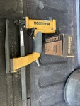 Bostitch Pneumatic Plier Stapler SB103020 W/ Partial Box Of Staples. Fixed Price $200.00.