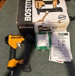 Bostitch LHF97125-2 20-GAUGE 1" Pneumatic Flooring Stapler Tested Working. Fixed Price $95.00.